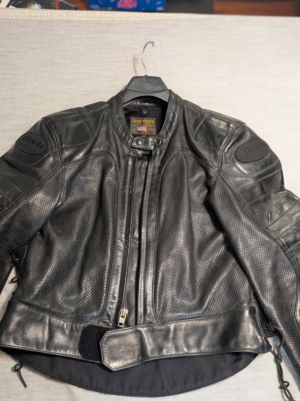 Vanson Black Perforated Leather Motorcycle Men's Jacket Size 44